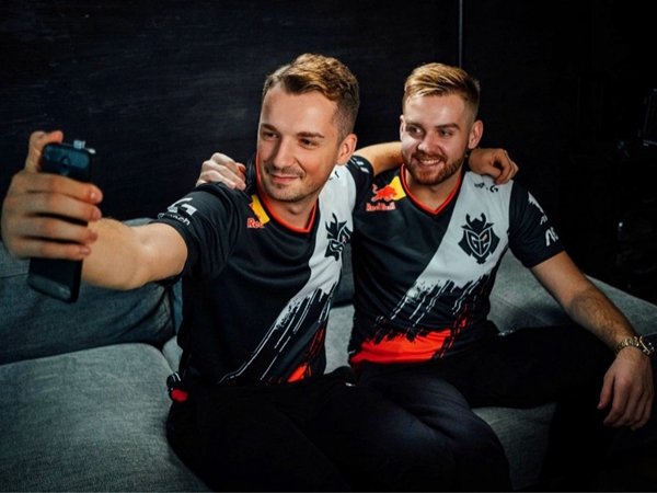就用底角与